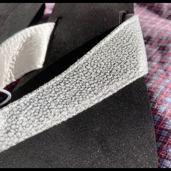 VEGAN REPTILE Wedge Sandals Black Shiny Silver Blingy Straps Womens 7 8 - Picture 3 of 11